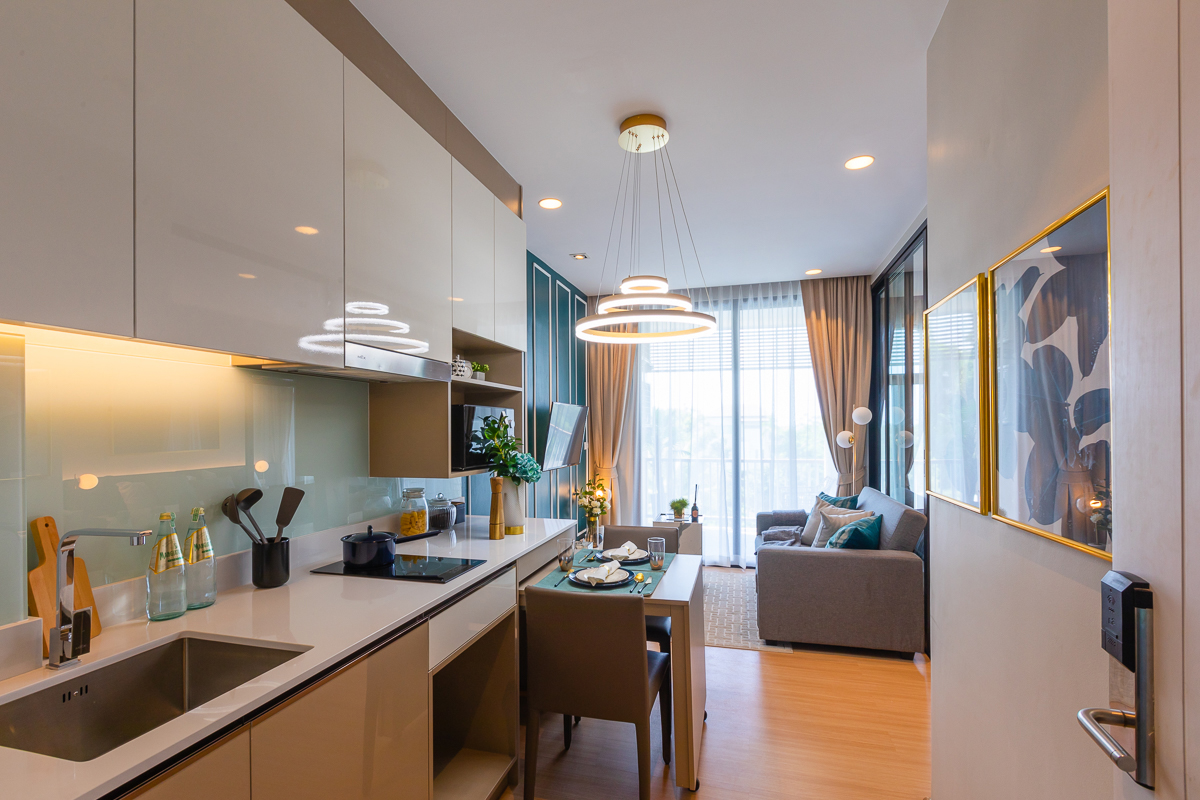  Palmetto Park Hotel & Residence, Karon Beach, Phuket
 